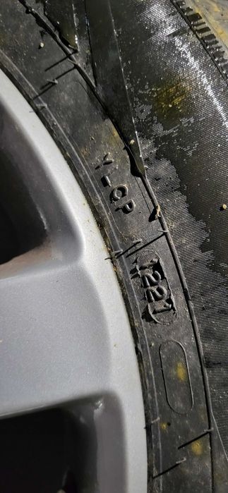 Jante din aliaj cu anvelope de vară Nokian 205/55 R16 — set de 4 buс