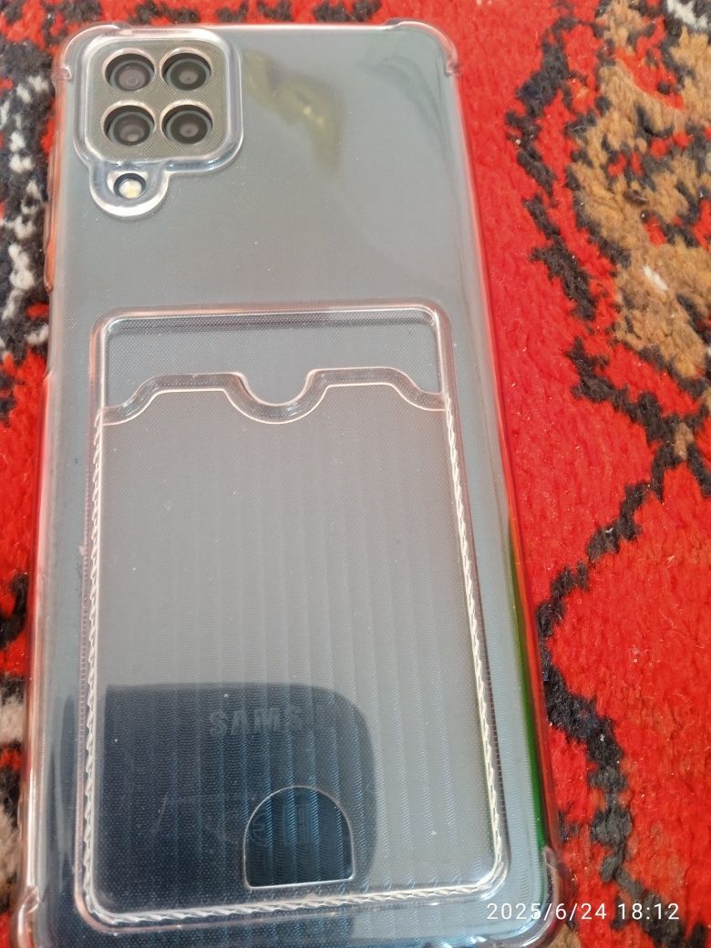 Samsung M 12 holati yaxshi