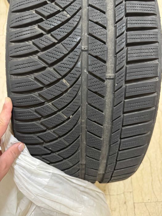 Set 4 anvelope iarnă KUMHO aproape noi – 2x 275/35 R20 + 2x 245/40 R20