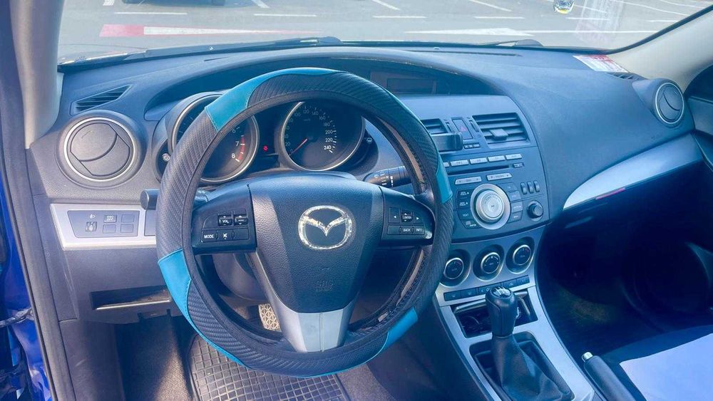 Mazda 3 Berlina 1.6 benzină 105 CP