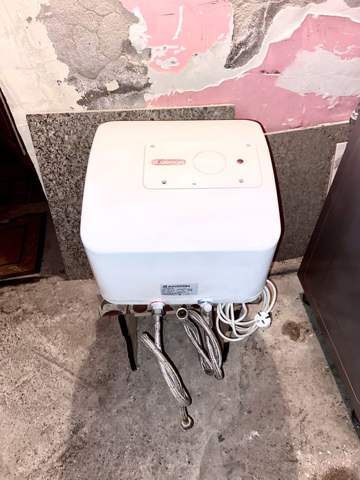 Продам аристон водонагреватель рабочая