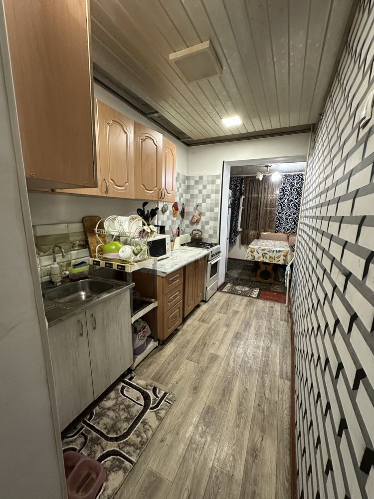 Срочно! Продам 2-комн. квартиру (3-комн.) 55 м², Бектемир, 2/2 этаж