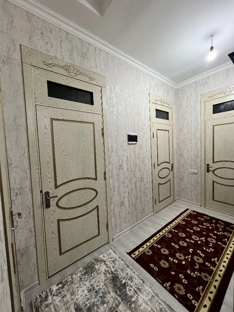 Hovli sotiladi 3 sotix 5 xona