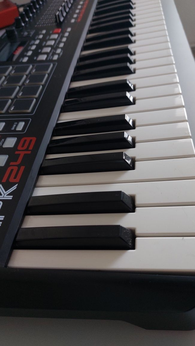 MIDI клавиатура/keyboard Akai MPK 249