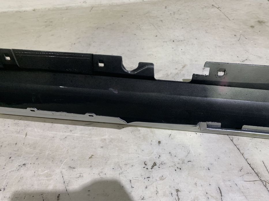 Prag dreapta BMW Seria 3 Coupe, Cabrio E92, E93, 2006, 2007, 2008, 2009, cod origine OE 51777130874.