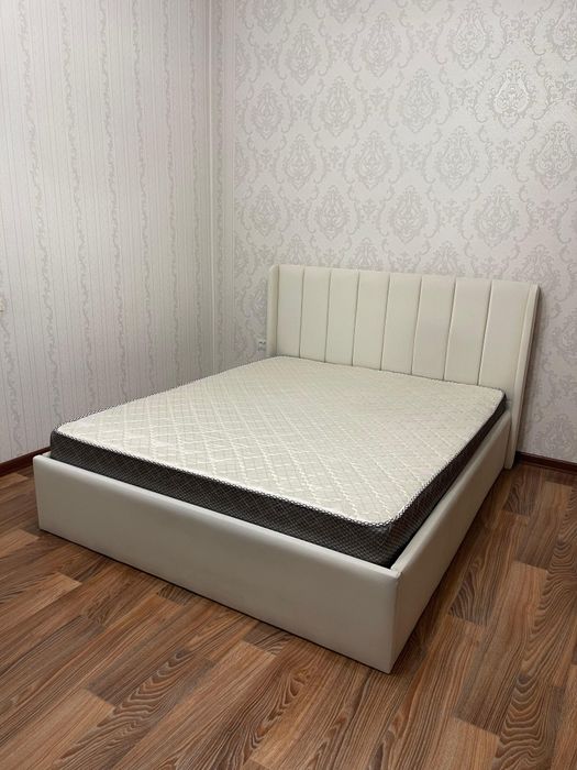 Продам двуспальную кровать