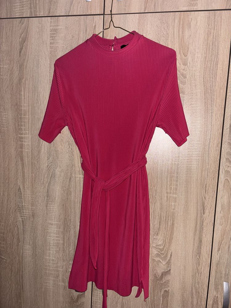 Рокля Bershka, XS