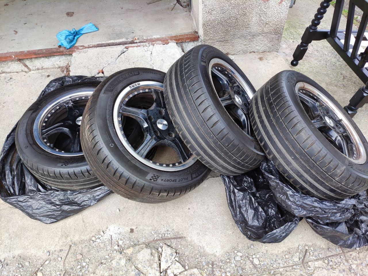Гуми Michelin Pilot Sport 4 205/55/16 със джанти momo