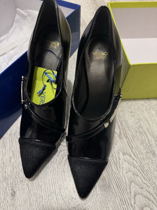 Обувки Versace jeans