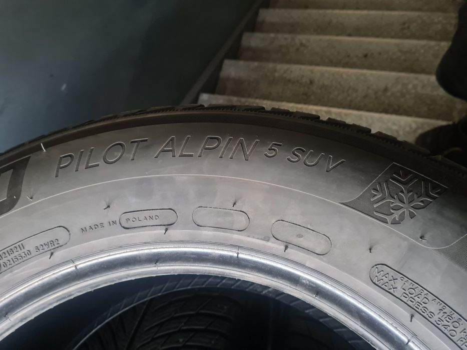 Продавам Зимни Гуми Мишлен