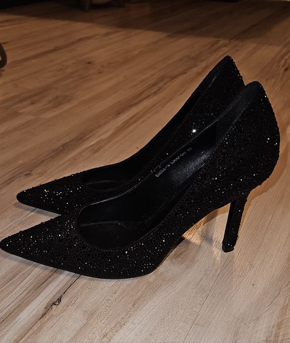 Елегантни обувки размер 38