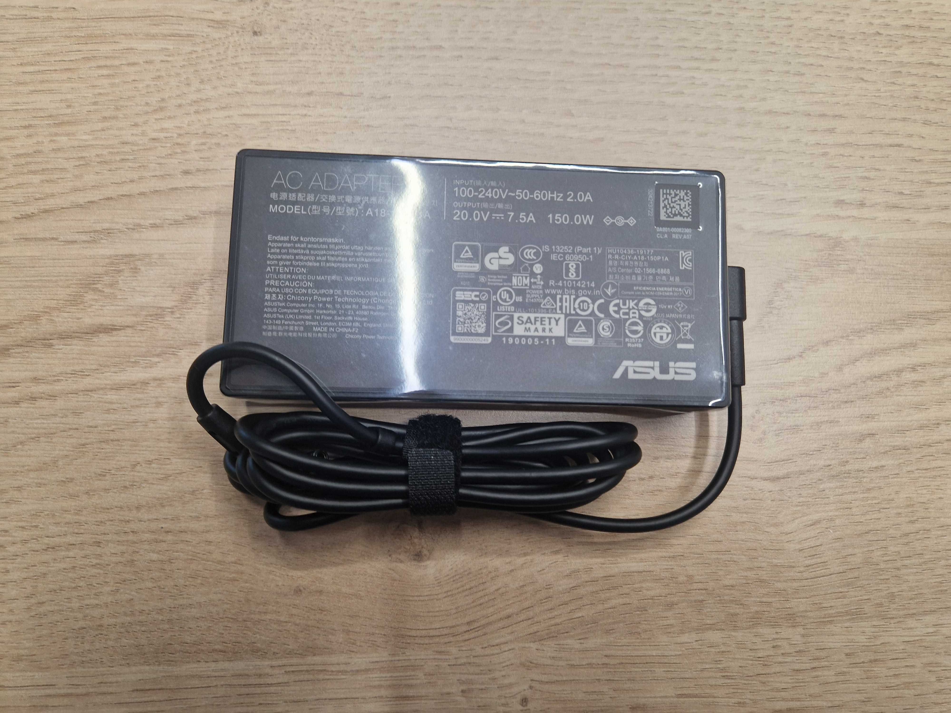 ASUS захранващ адаптер/инвертор Вътрешен 150 W Черен