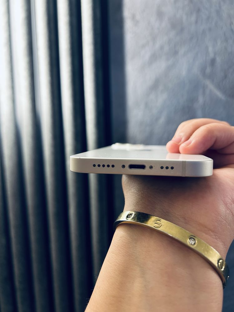Срочно продается iPhone 13(128гб)