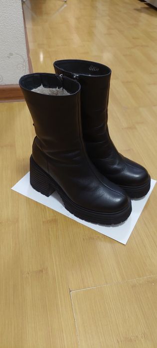 Чёрные кожаные сапоги