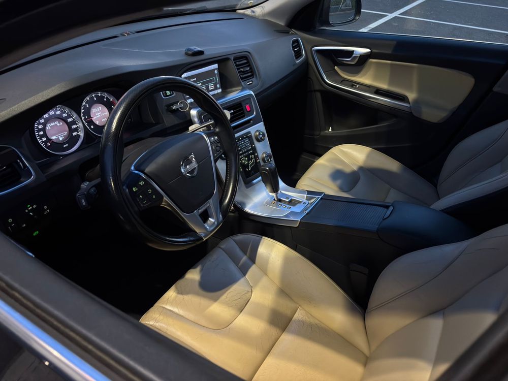 Volvo S60 2.0 Diesel 163 CP, Automată – 2011