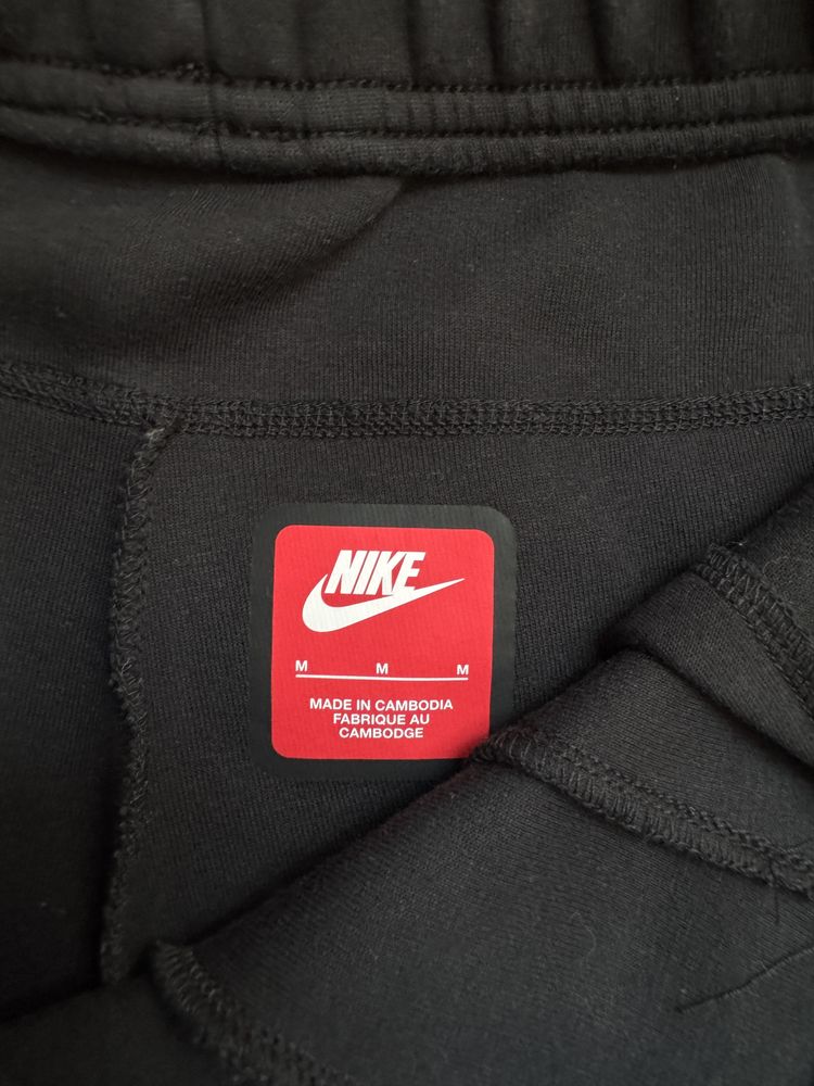 Мъжко! Чисто нов оригинален анцунг Nike Tech Flc Oh pant2