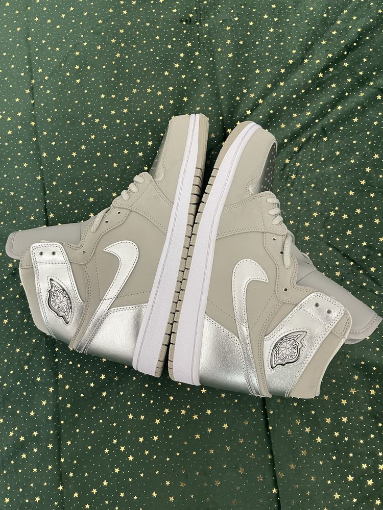 JORDAN 1 Co Japan Neutral Grey