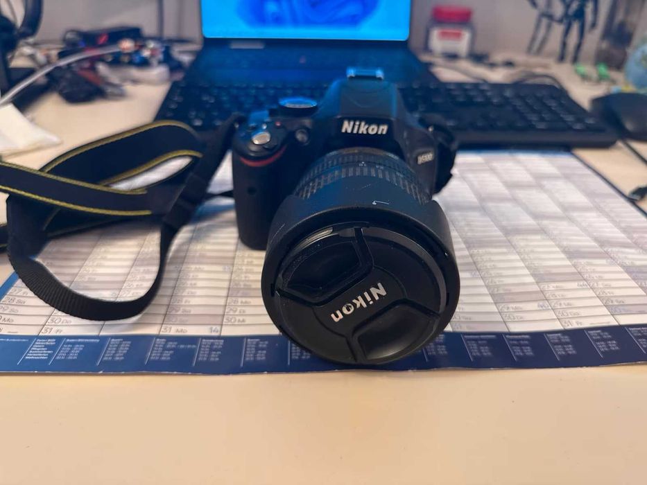 Nikon D5100 + AF-S Nikkor 18-105mm