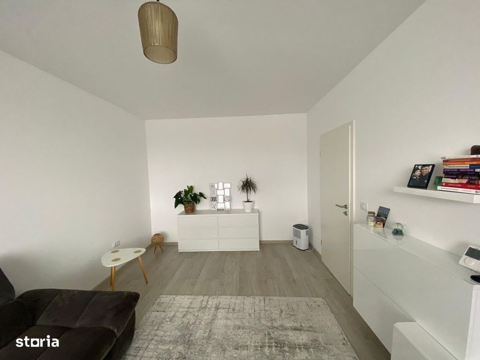 Apartament 2 camere zona Tractorul terasa generoasa(loc de parcare)