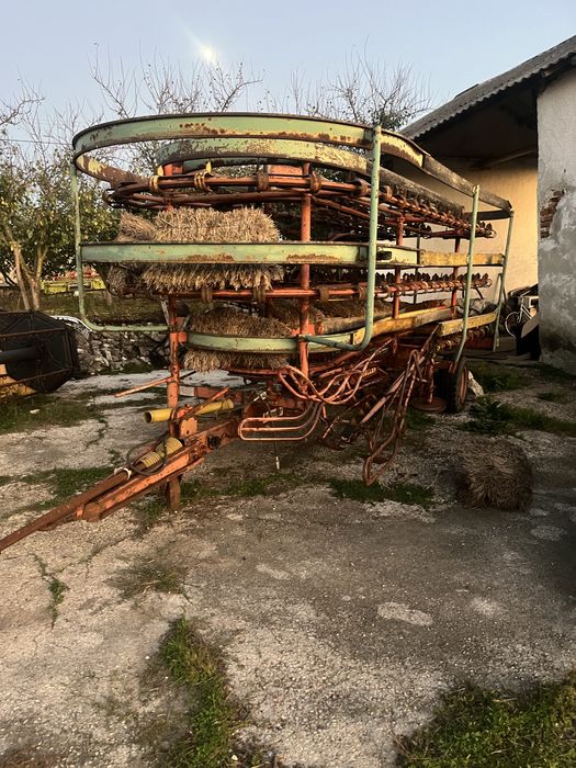 Самонатоварващо ремарке за бали