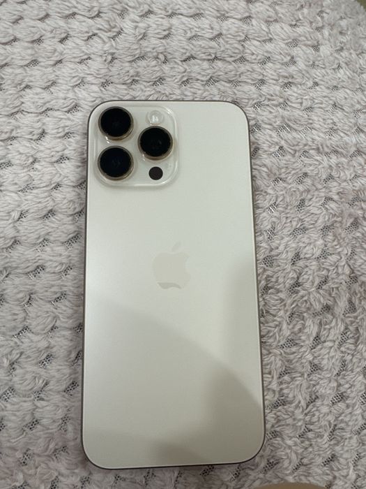 Vând iPhone 16 pro max