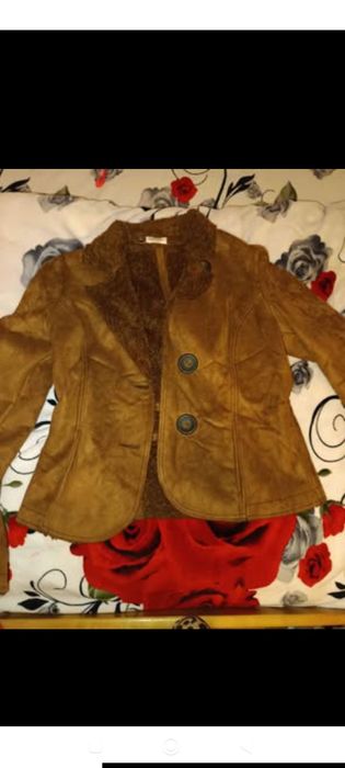 Vând geci mărimea M