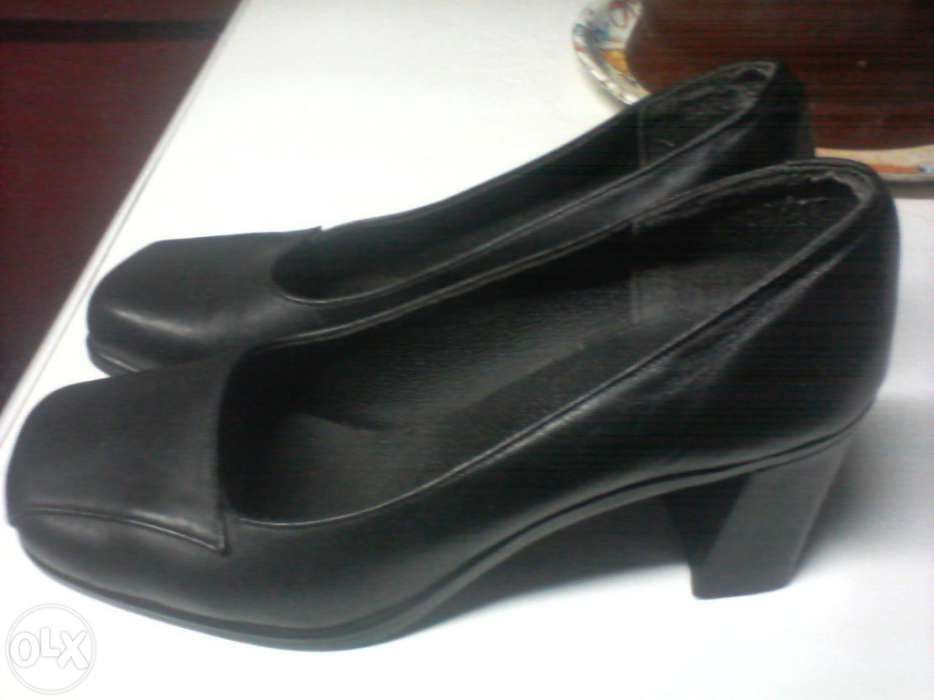 pantofi din piele