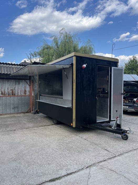 Rulota comerciala Fast Food / Food Truck de inchiriat