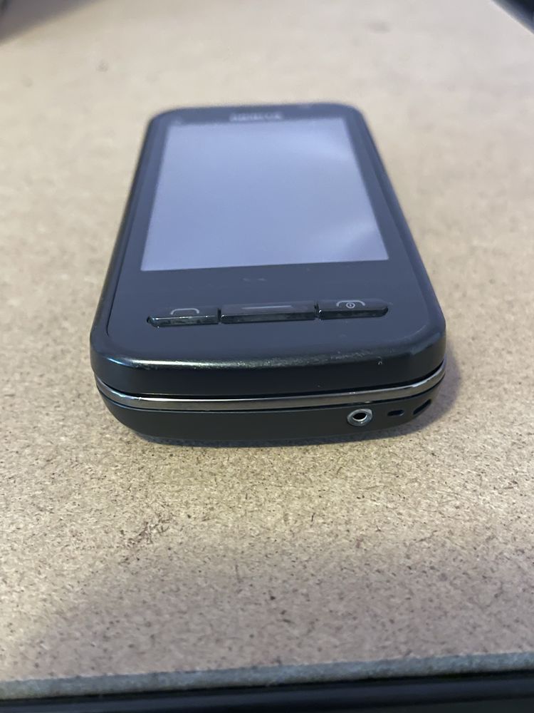 Telefon de colectie Nokia C6