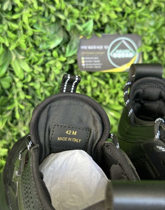 Versace Chain Reaction Black