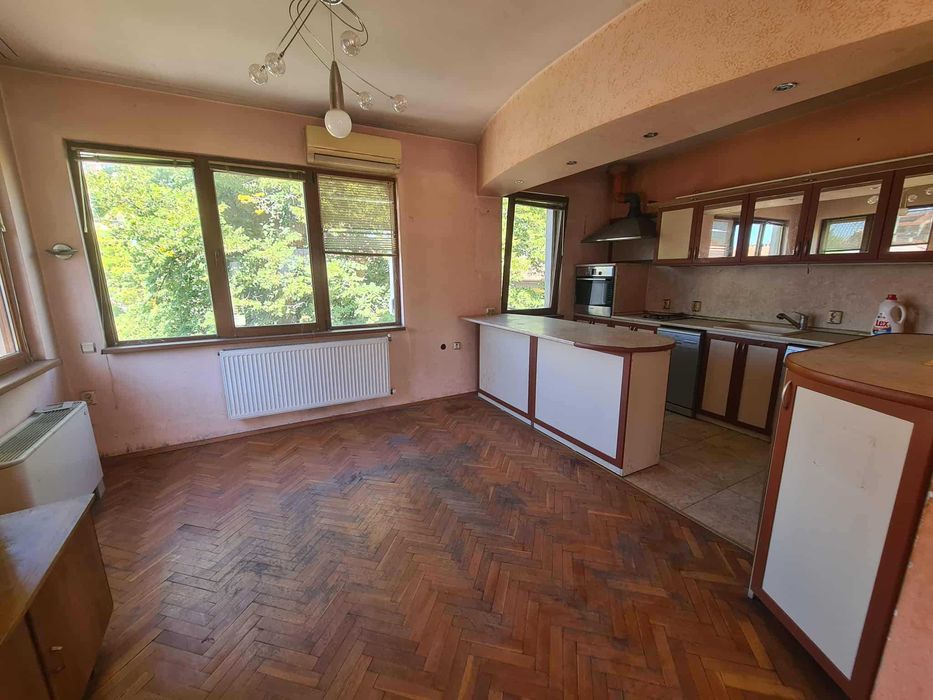 Продава се Многостаен апартамент в Хасково, Училищни - 147 кв.м за 1014 €/кв.м - Снимка #1