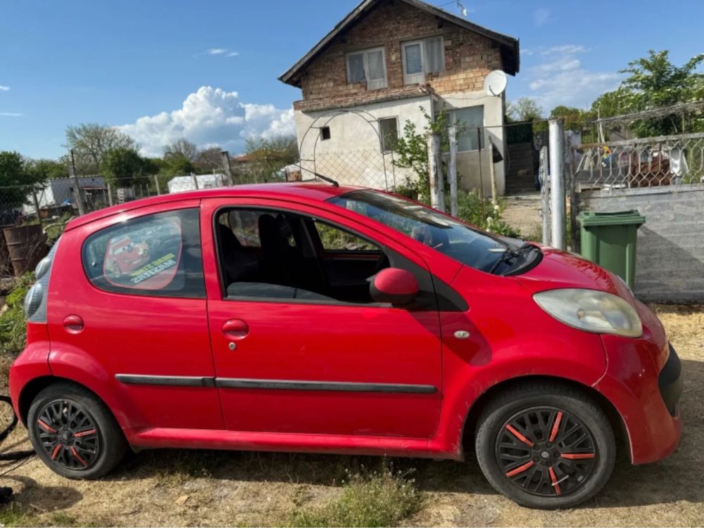 Продавам Citroen C1