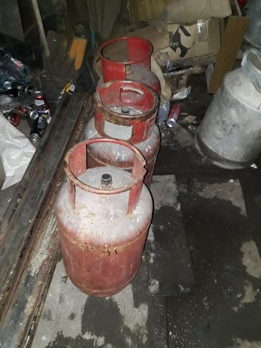 Продаю газ балоны