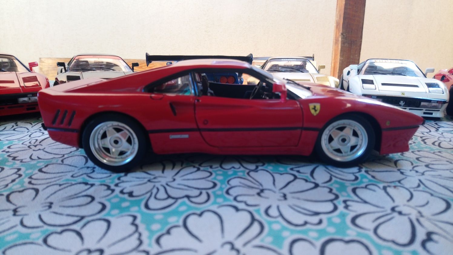 Ferrari 1:18 -288 GTO 1984 Hot whеels Mattel