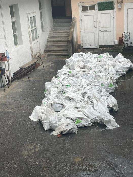 Debarasăm apartamente, mobilă veche, case,poduri, beciuri, moloz