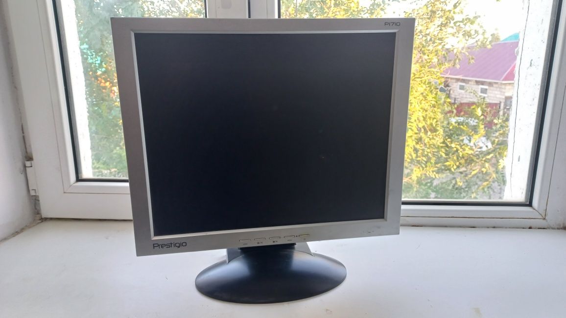 Монитор Prestigio P1710