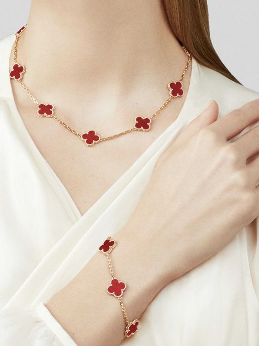 Van Cleef & Arpels VCA Gold Red 5 Motif Vintage Alhambra Дамска Гривна