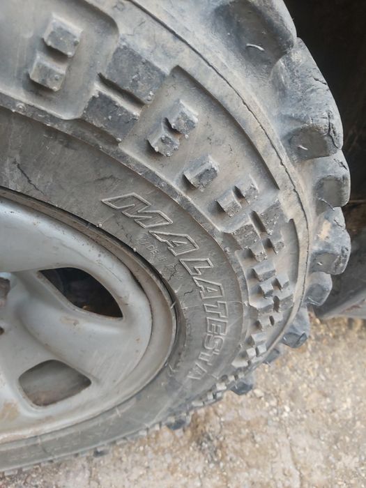 Джанти Сузуки Гранд Витара 16 цола с офроуд гуми за джип