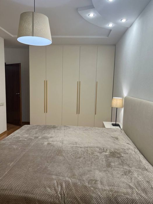 Аренда квартиры в самом центре на Ц-1 Бибигон 4/2/4 евро