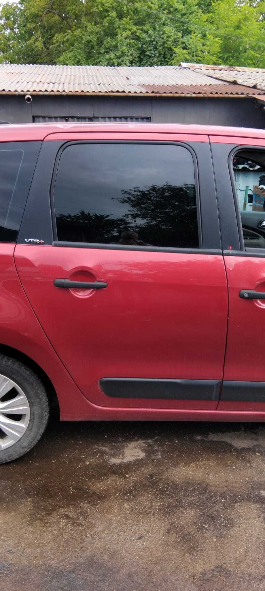 Dezmembrez Citroen C3 Picasso, 1.6 HDI Euro 5, an 2011
