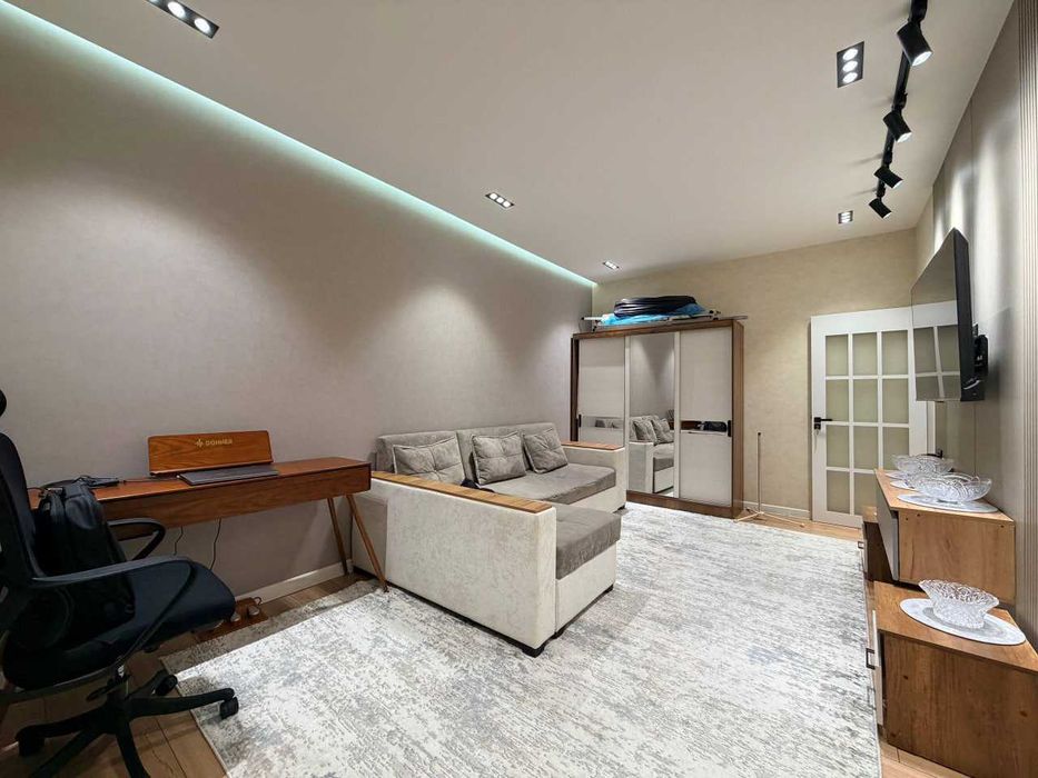 2х комнатная евро квартира 38м2 Юнусабад метро Туркистан: ПРОДАЕТСЯ