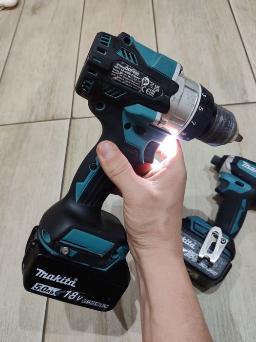 Impact și Autofiletantă Makita 18V Brushless