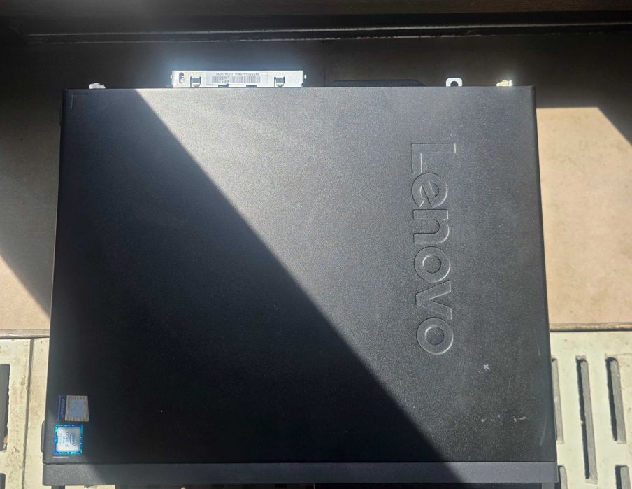 Vand Statie pc/calculator sff office lenovo M920s I5 8500 16GB ram/ssd