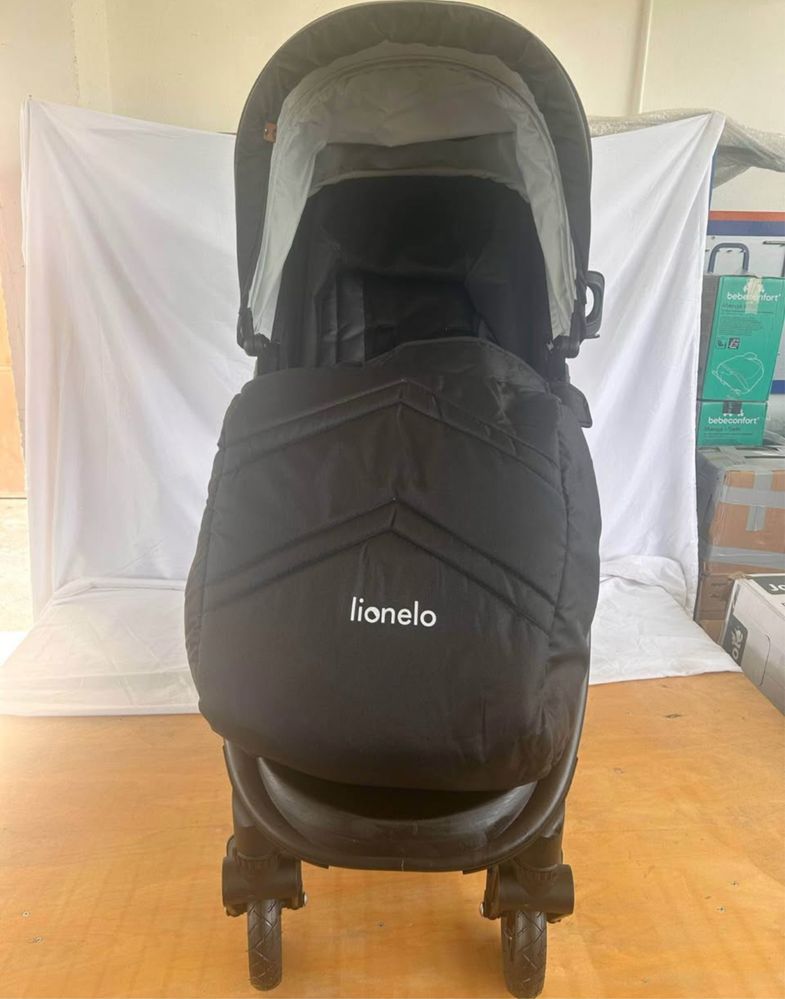 Carucior Lionelo Natt, capotina XXL reglabila, de la 0 - 22 kg.