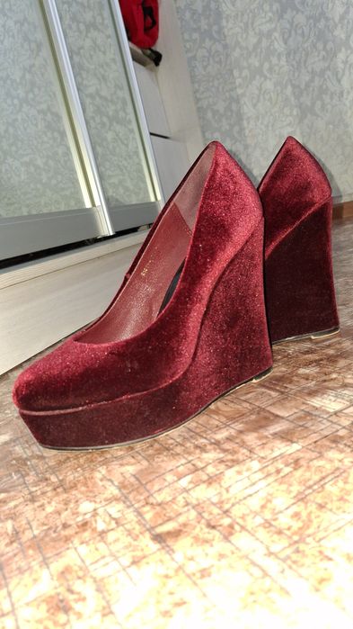 Продам красивые туфли