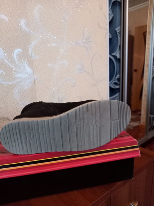 Продам осеннии ботинки