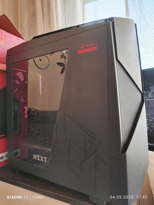 Кутия и захранване NZXT Noctis 450 Rog + FSP Aurum Pro 1000W БАРТЕР