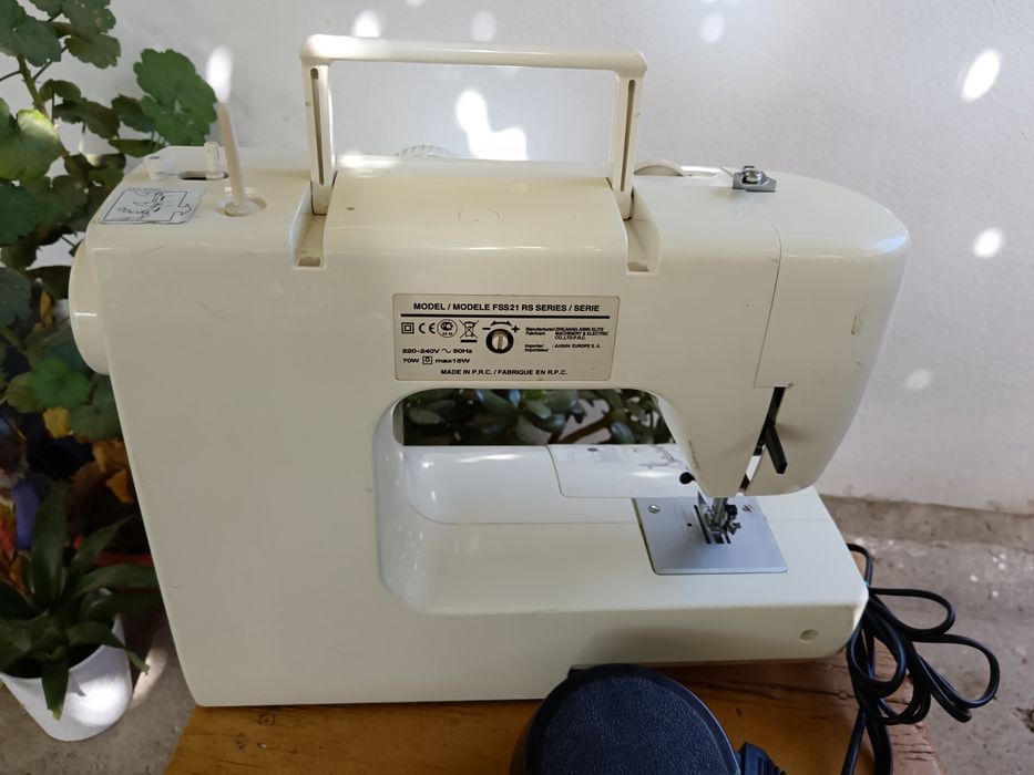 TOYOTA, mașina de cusut electrica, cu pedala