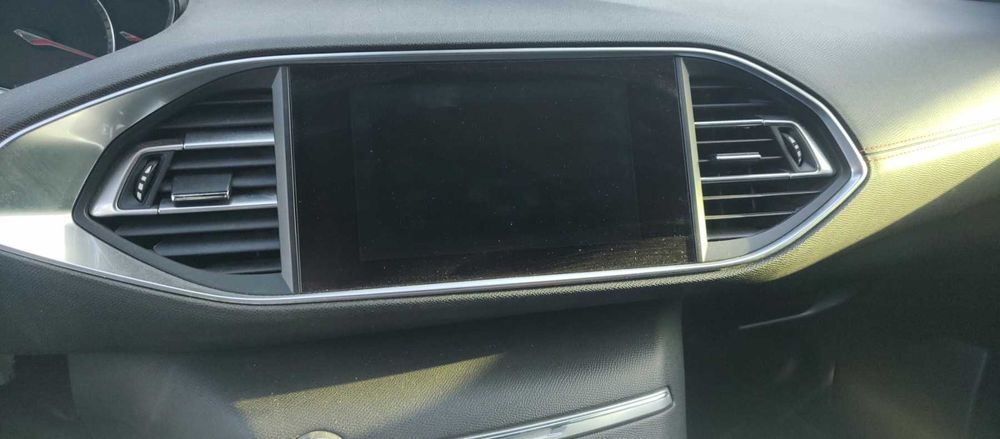 Дисплей Peugeot 308 GT line