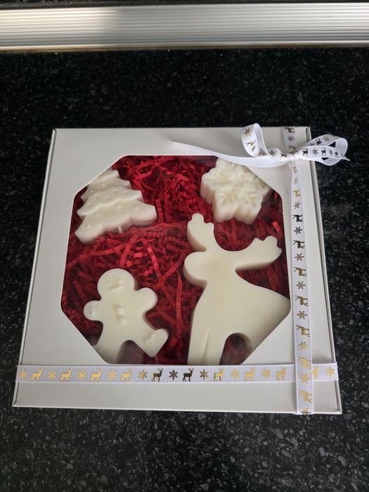 Коледни ароматни свещи за всеки повод